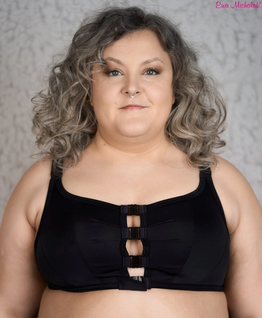 Top without underwires black fastened at the front Top Kliklak Wygodniczek